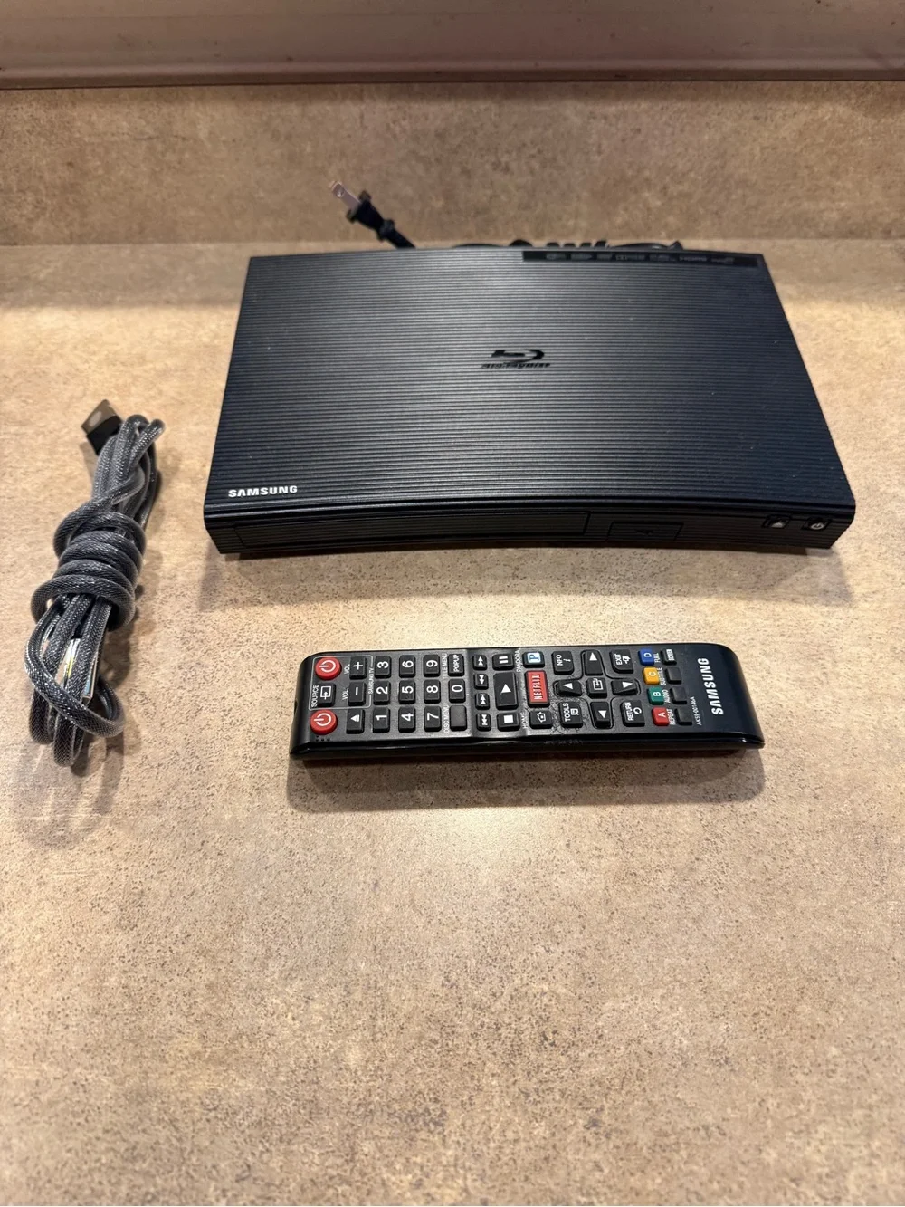 Samsung BD-JM57C Blu-Ray DVD Player Wi-Fi HDMI USB 1080p w/ Cables Remote Tested